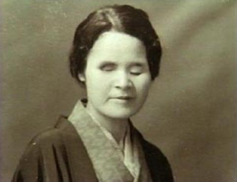 鏡のない家に光あふれ