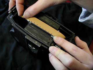 次は上のガイドに引っ掛けます。