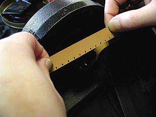 ギアを送ると、巻き取り側にフィルムが出て来ます。